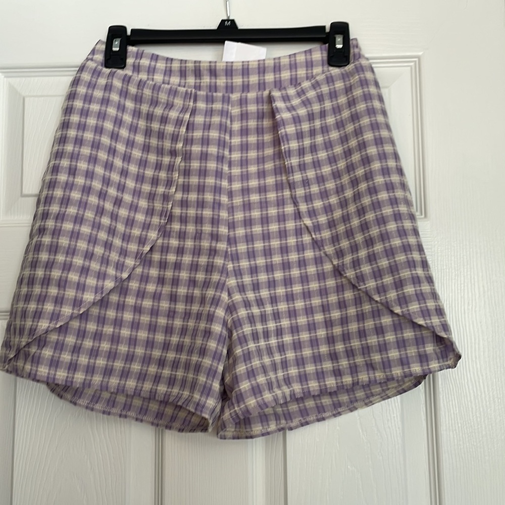 *nwt* Purple Plaid Shorts size med